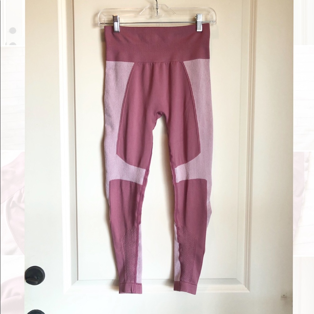 Two-Tone Pink Mauve Athleisure
Leggings - High Rise & Seamless Booty lifting